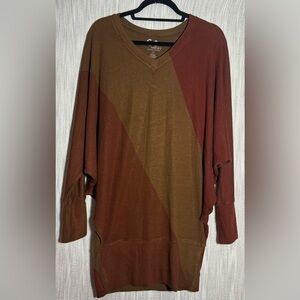 Go Couture Women's V-Neck Sweater - Brown and Tan